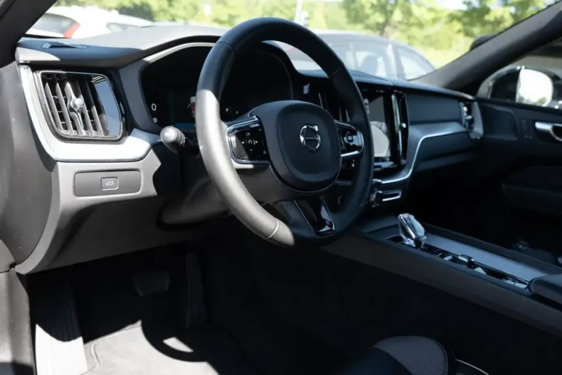 Volvo XC60 din 2023 cu 22.333 km - oferta VOL115187 - foto 14