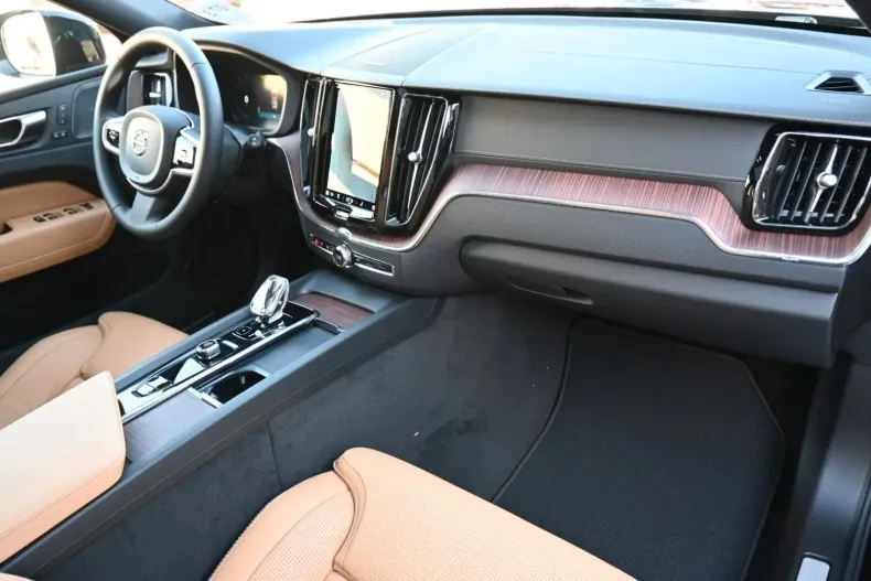 Volvo XC60 din 2023 cu 29.500 km - oferta VOL115208 - foto 13