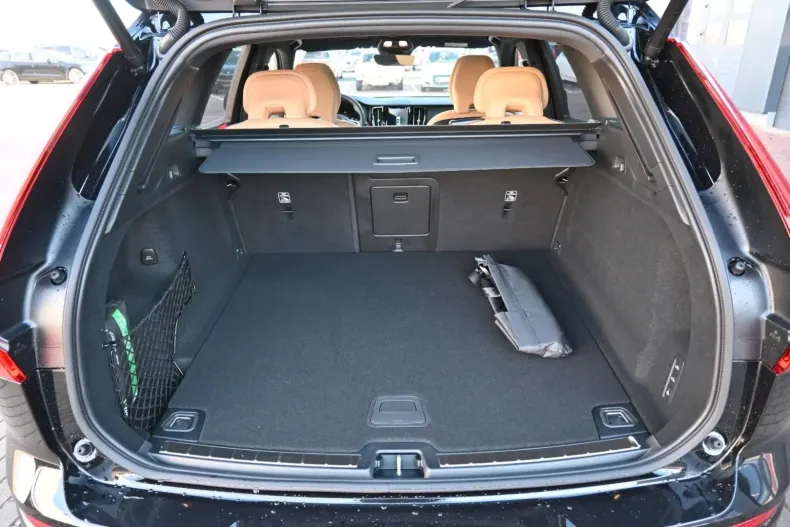 Volvo XC60 din 2023 cu 29.500 km - oferta VOL115208 - foto 16