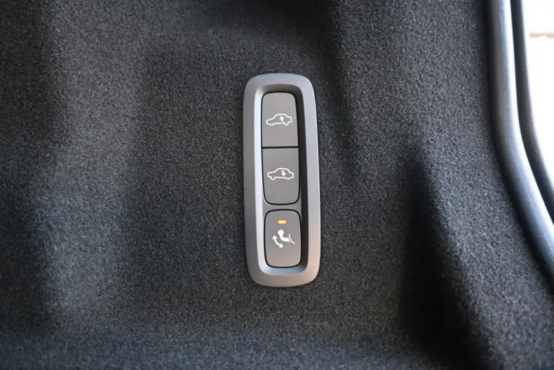 Volvo XC60 din 2023 cu 29.500 km - oferta VOL115208 - foto 17