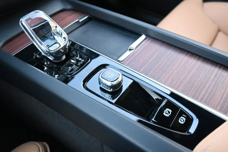 Volvo XC60 din 2023 cu 29.500 km - oferta VOL115208 - foto 24