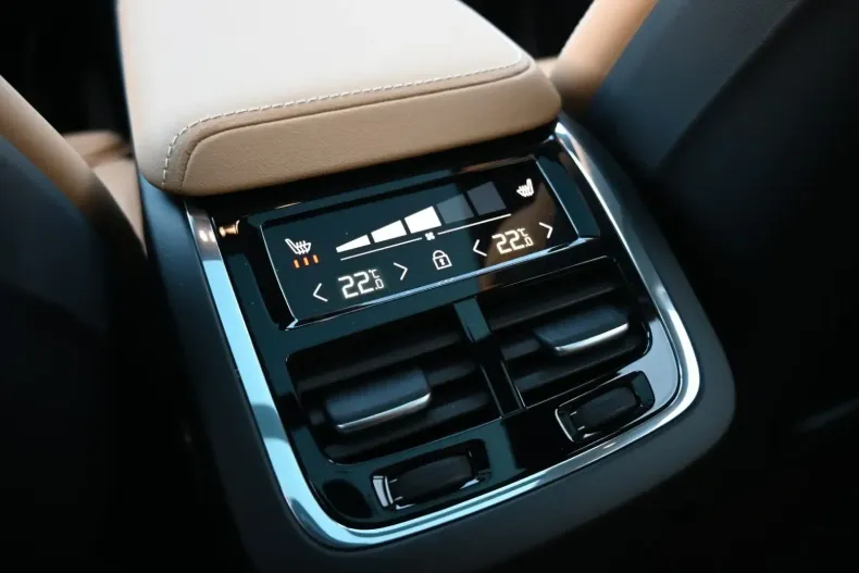 Volvo XC60 din 2023 cu 29.500 km - oferta VOL115208 - foto 26