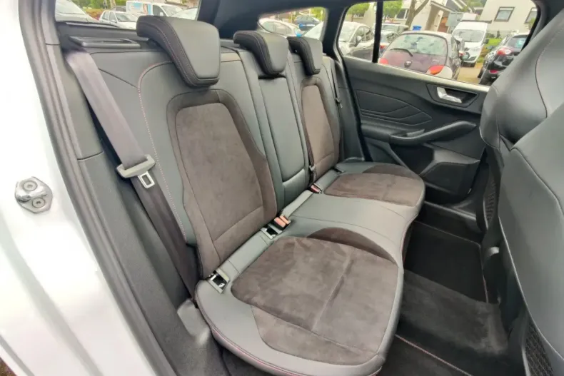 Ford Focus din 2024 cu 14.510 km - oferta FOR115211 - foto 10