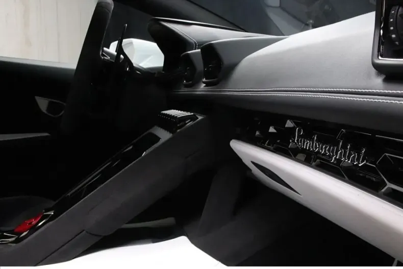 Lamborghini Huracán din 2024 cu 5.700 km - oferta LAM115225 - foto 25