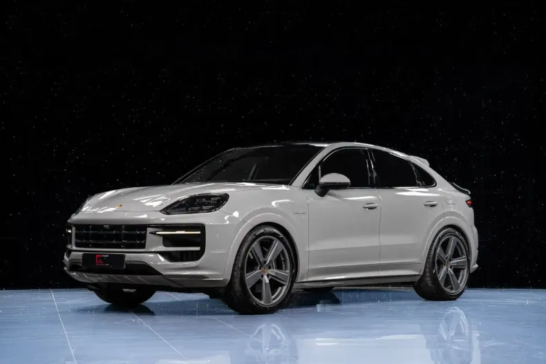 Porsche Cayenne din 2024 cu 5.400 km - oferta POR115231 - foto 1