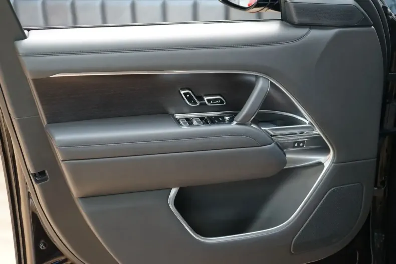 Land Rover Range Rover din 2023 cu 30.121 km - oferta LAN115238 - foto 11