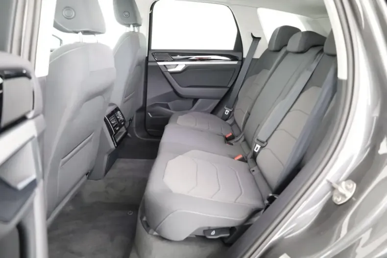 Volkswagen Touareg din 2025 cu 10 km - oferta VOL115242 - foto 9