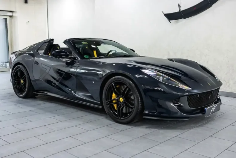 Ferrari 812 din 2022 cu 11.999 km - oferta FER115254 - foto 1