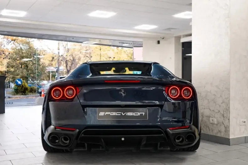 Ferrari 812 din 2022 cu 11.999 km - oferta FER115254 - foto 3