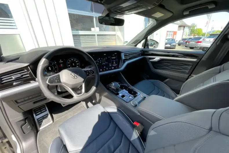 Volkswagen Touareg din 2024 cu 22.000 km - oferta VOL115256 - foto 10