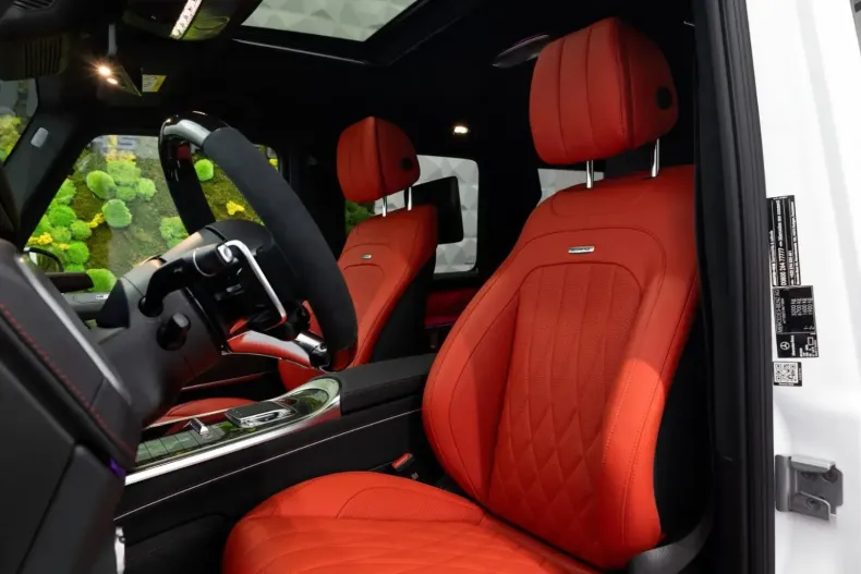 Mercedes-Benz G 63 AMG din 2024 cu 50 km - oferta MER115285 - foto 8