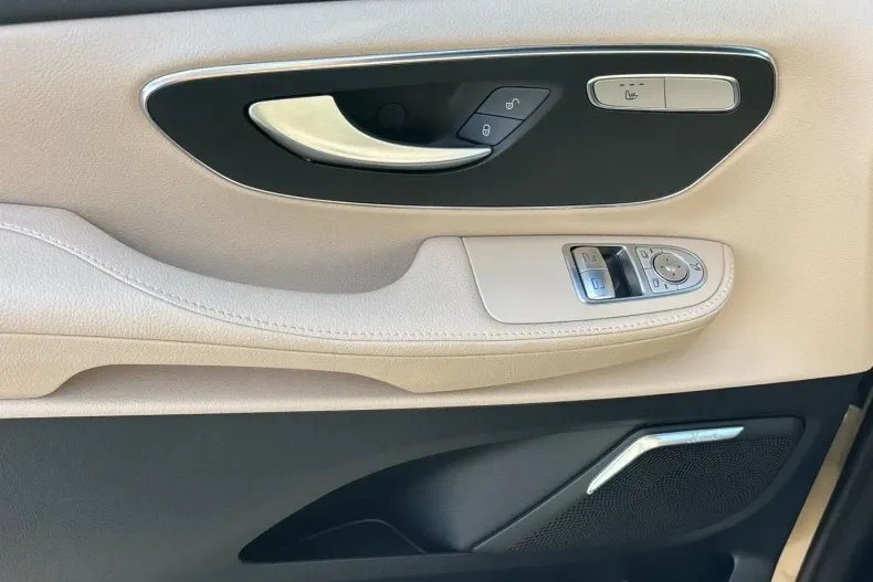 Mercedes-Benz V 300 din 2024 cu 11.150 km - oferta MER115292 - foto 7