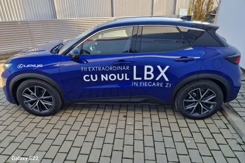Lexus LBX din 2024 cu 3.022 km - oferta LEX115337 - foto 4