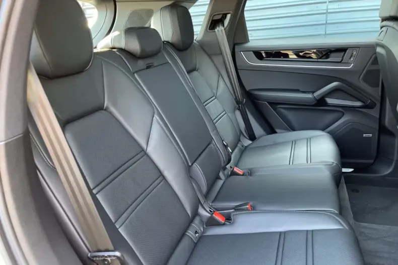 Porsche Cayenne din 2025 cu 9.990 km - oferta POR115341 - foto 8