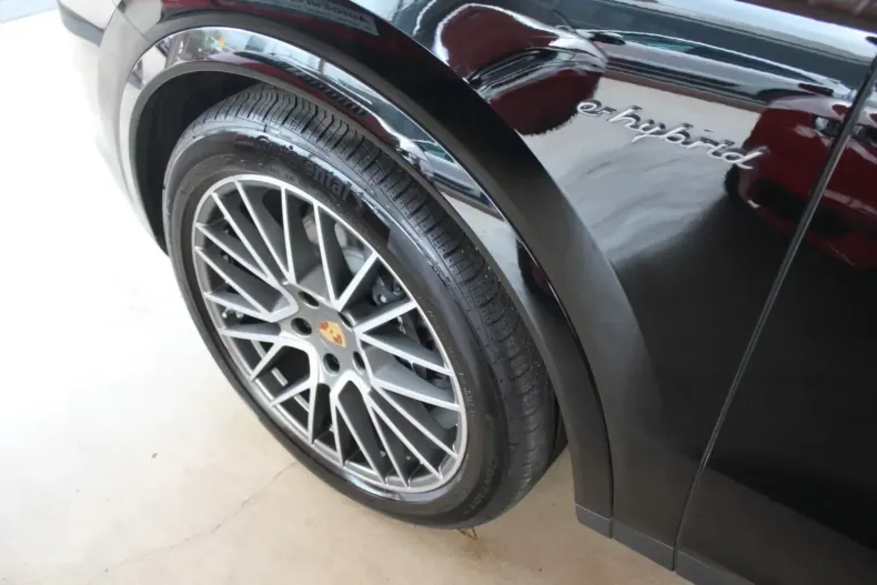 Porsche Cayenne din 2025 cu 25 km - oferta POR115342 - foto 3