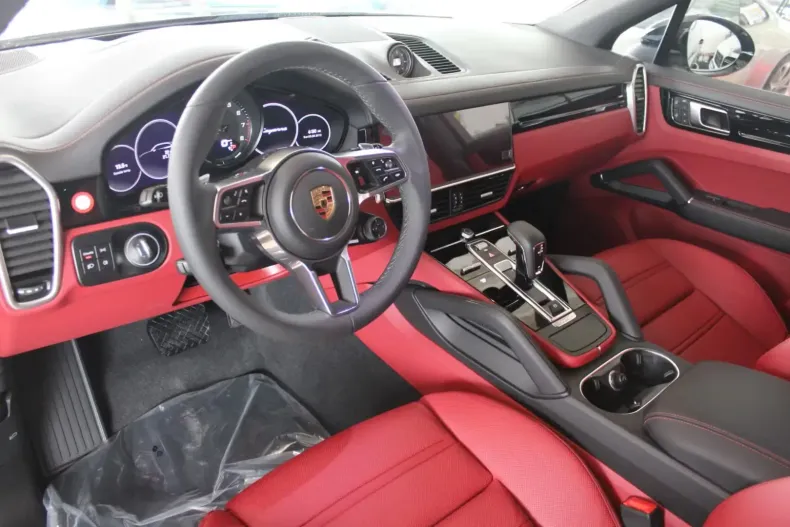 Porsche Cayenne din 2025 cu 25 km - oferta POR115342 - foto 6