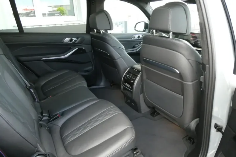 BMW X7 din 2024 cu 42.432 km - oferta BMW115343 - foto 11