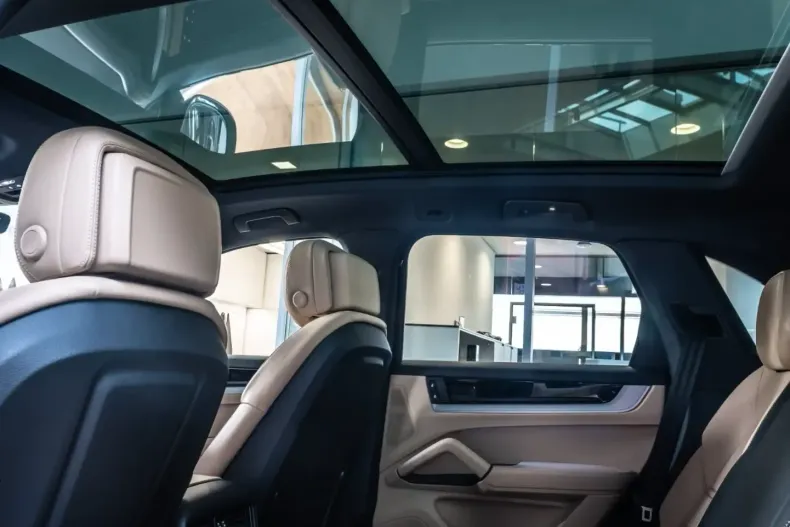 Porsche Cayenne din 2025 cu 9.900 km - oferta POR115347 - foto 4