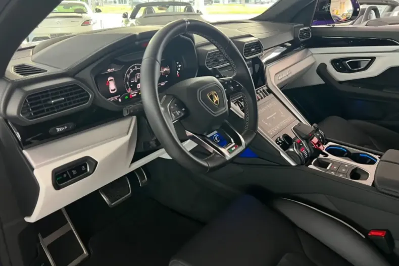 Lamborghini Urus din 2023 cu 25.909 km - oferta LAM115353 - foto 17