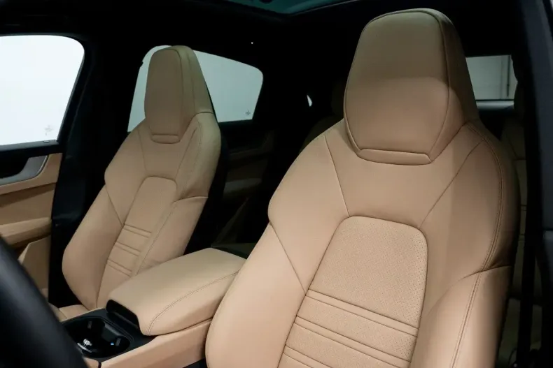 Porsche Cayenne din 2025 cu 174 km - oferta POR115366 - foto 7