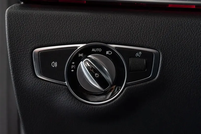 Mercedes-Benz E 450 din 2021 cu 40.037 km - oferta MER115367 - foto 25