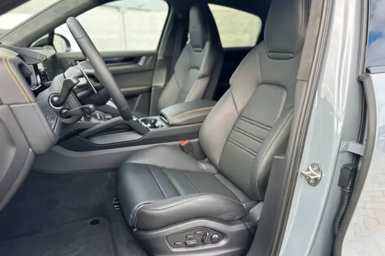 Porsche Cayenne din 2025 cu 6.500 km - oferta POR115370 - foto 6