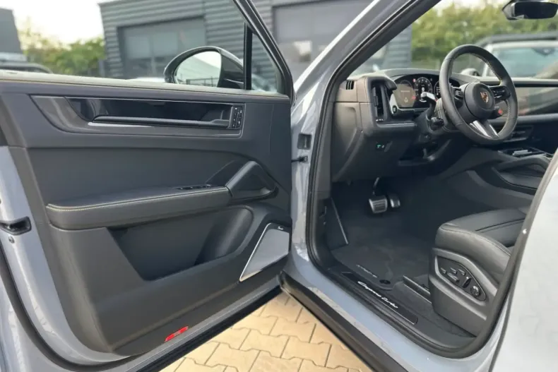 Porsche Cayenne din 2025 cu 6.500 km - oferta POR115370 - foto 8