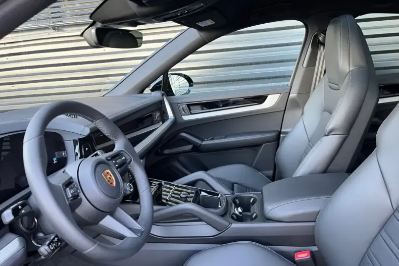 Porsche Cayenne din 2025 cu 7.800 km - oferta POR115383 - foto 12