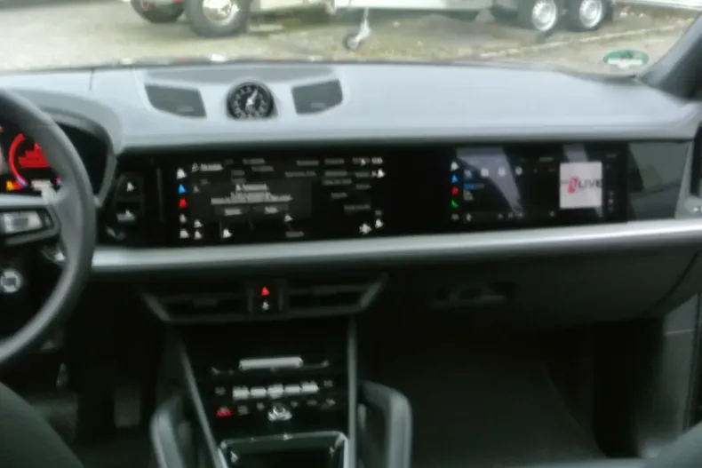 Porsche Cayenne din 2025 cu 7.999 km - oferta POR115390 - foto 8