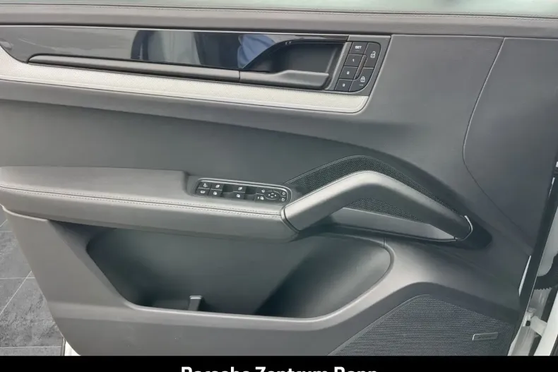 Porsche Cayenne din 2024 cu 25.350 km - oferta POR115392 - foto 12