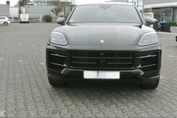 Porsche Cayenne din 2025 - oferta POR115394