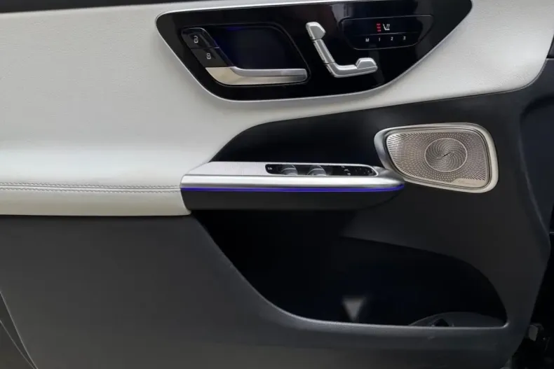 Mercedes-Benz GLC 300 din 2024 cu 11.997 km - oferta MER115397 - foto 10