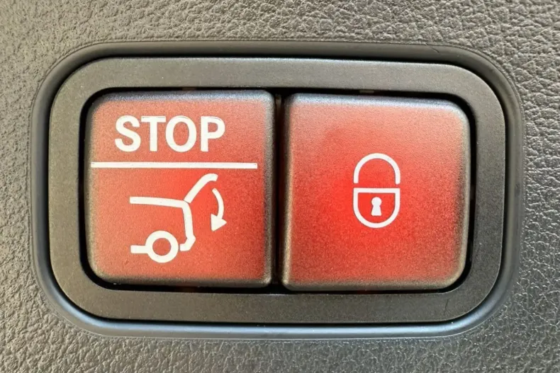 Mercedes-Benz GLC 450 din 2024 cu 19.900 km - oferta MER115403 - foto 17