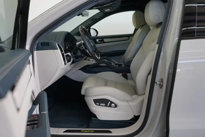 Porsche Cayenne din 2025 cu 1.900 km - oferta POR115410 - foto 11