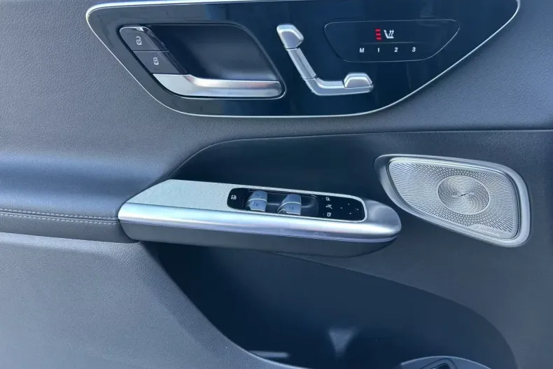 Mercedes-Benz GLC 220 din 2025 cu 10.000 km - oferta MER115417 - foto 17