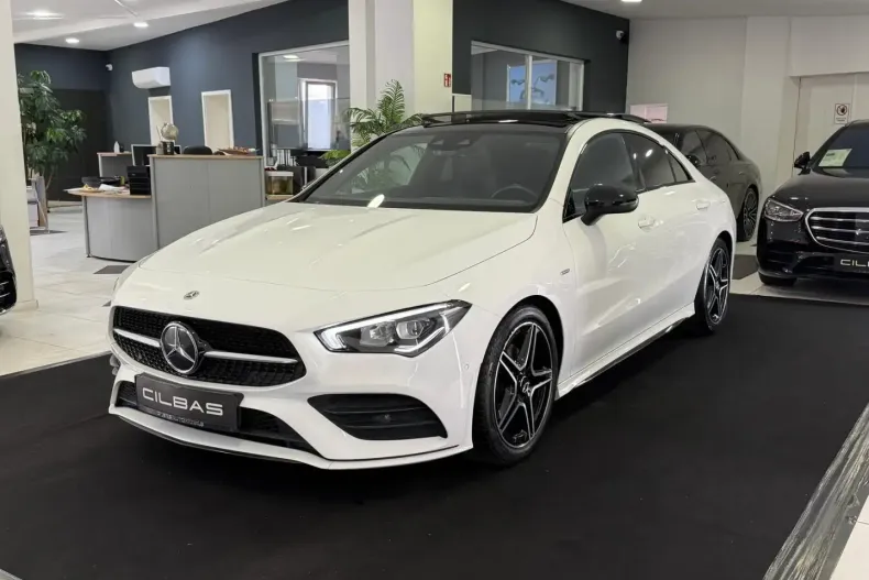 Mercedes-Benz CLA 200 din 2021 cu 74.662 km - oferta MER115418 - foto 2