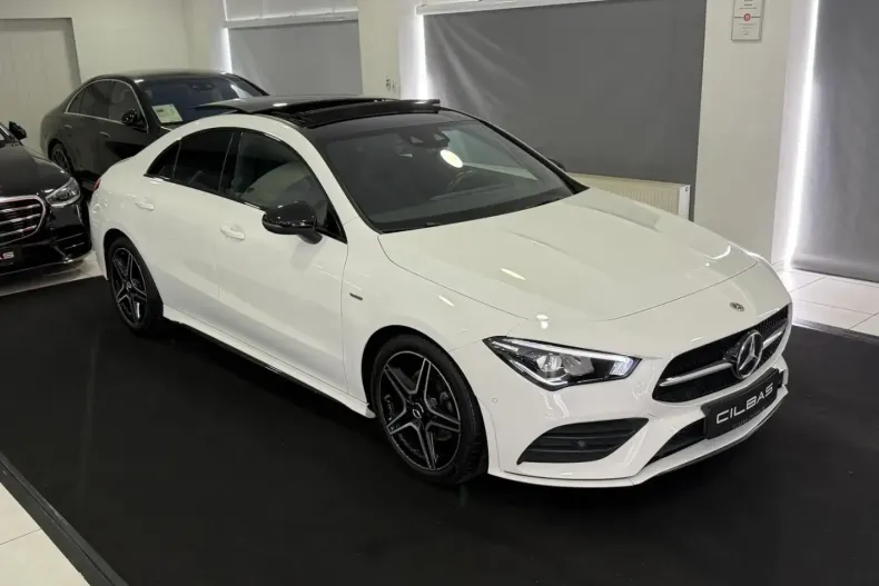 Mercedes-Benz CLA 200 din 2021 cu 74.662 km - oferta MER115418 - foto 4