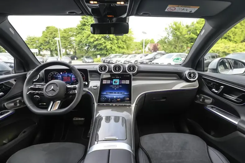 Mercedes-Benz GLC 220 din 2025 cu 19.900 km - oferta MER115420 - foto 11