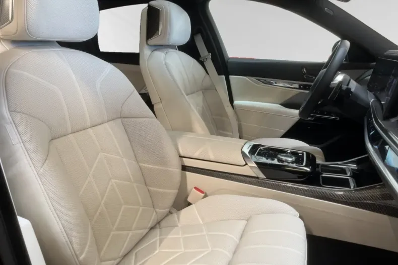 BMW 750 din 2024 cu 27.651 km - oferta BMW115424 - foto 9