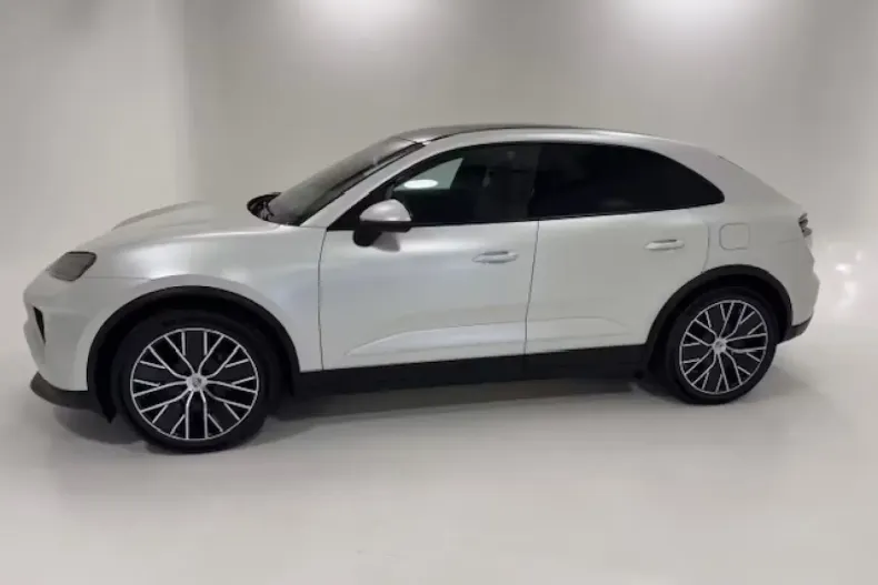 Porsche Macan din 2025 cu 10 km - oferta POR115438 - foto 3