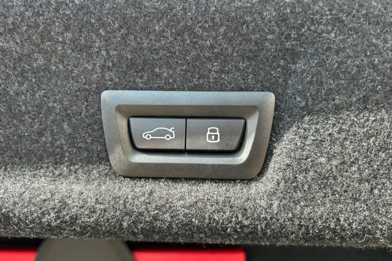 BMW 330 din 2024 cu 23.658 km - oferta BMW115446 - foto 39