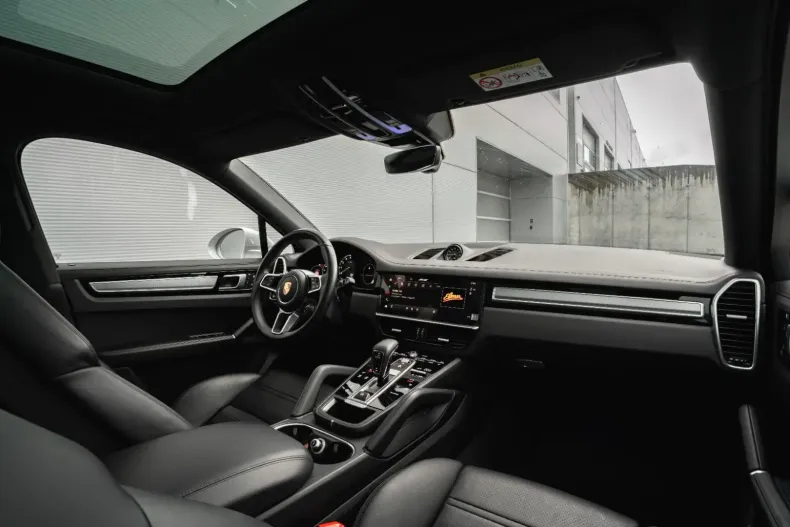 Porsche Cayenne din 2022 cu 37.900 km - oferta POR115458 - foto 3