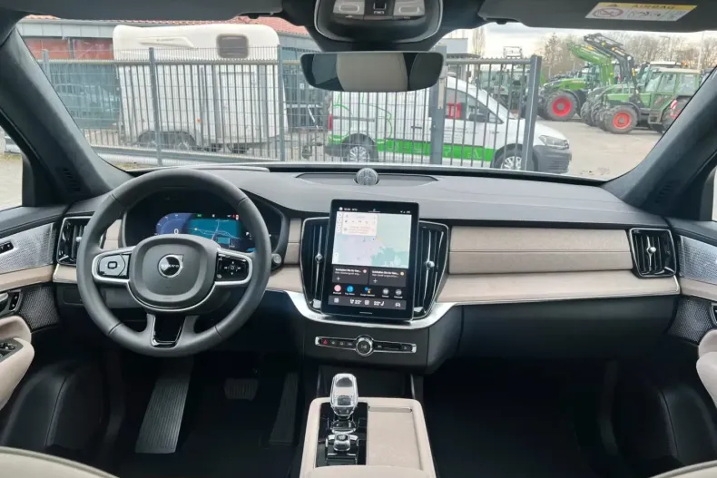 Volvo XC90 din 2025 cu 10 km - oferta VOL115459 - foto 10