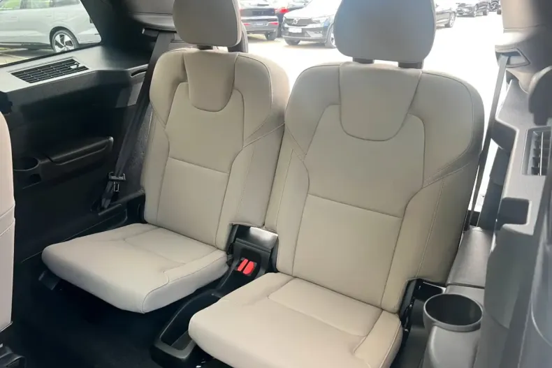 Volvo XC90 din 2025 cu 10 km - oferta VOL115459 - foto 25