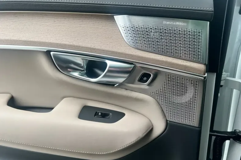 Volvo XC90 din 2025 cu 10 km - oferta VOL115459 - foto 28