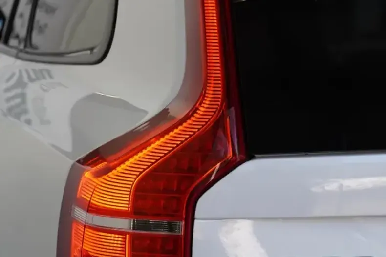 Volvo XC90 din 2025 cu 7 km - oferta VOL115466 - foto 8
