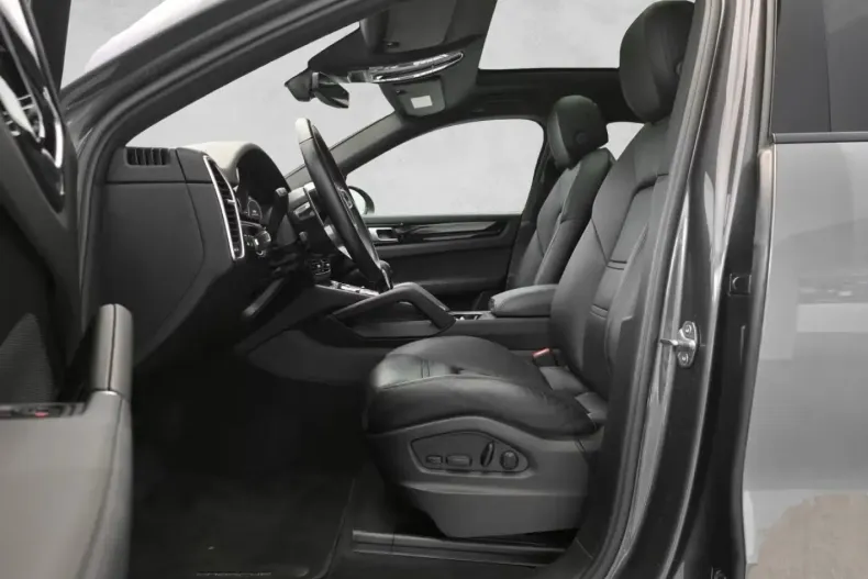 Porsche Cayenne din 2022 cu 62.965 km - oferta POR115469 - foto 9