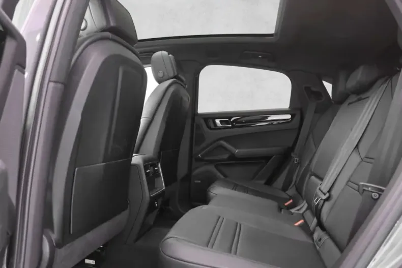 Porsche Cayenne din 2022 cu 62.965 km - oferta POR115469 - foto 15