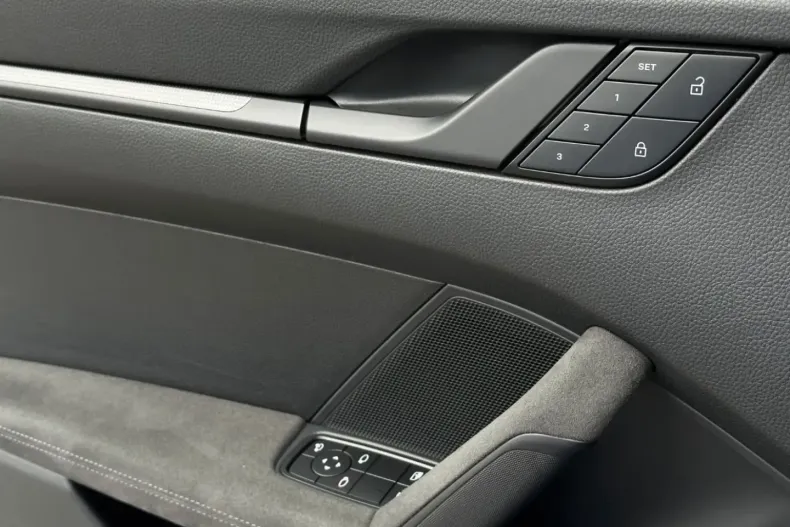 Porsche 992 din 2022 cu 12.100 km - oferta POR115478 - foto 25