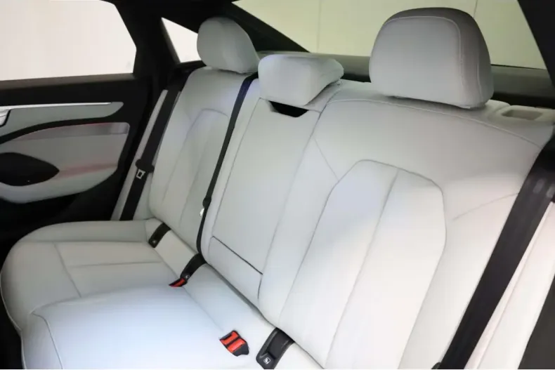 Audi A6 din 2025 cu 15 km - oferta AUD115479 - foto 10